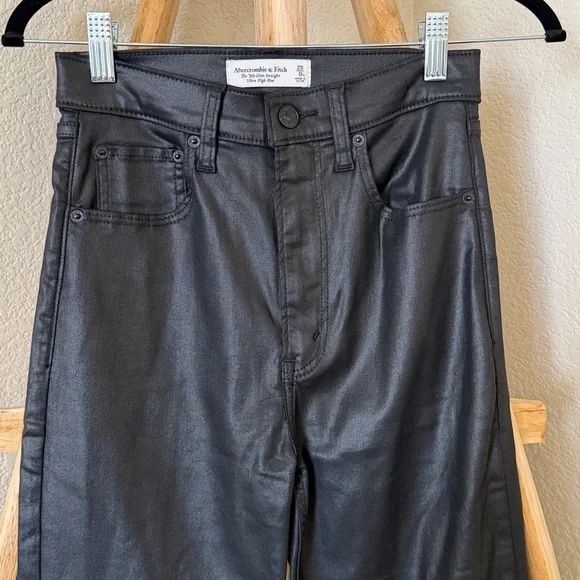Abercrombie & Fitch 90’s Slim & Straighten Ultra High Rise Coated Black Vent Hem - Picture 5 of 6
